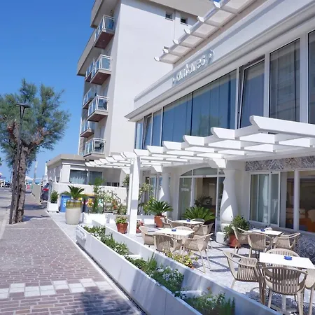 Antares Hotel 2*